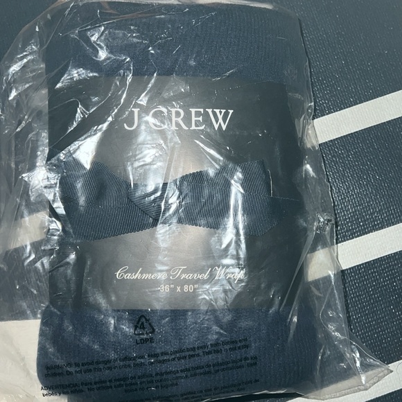 NWT-One Size-J.Crew Cashmere Travel Wrap